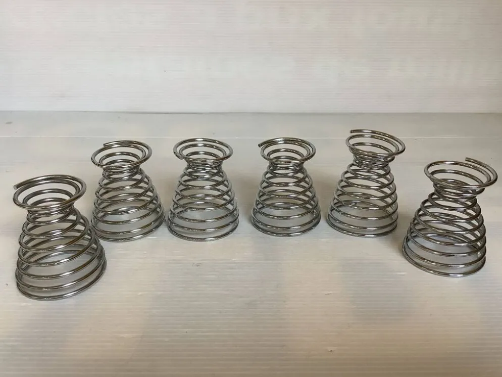 Six coquetiers ressort spirale en métal