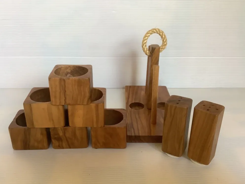 Six coquetiers sel et poivre bois d’olivier avec leur support