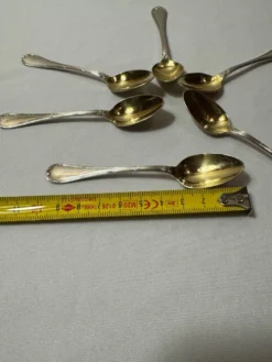 Six cuillères à café Christofle, métal argenté vermeil