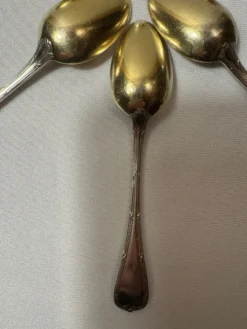 Six cuillères à café Christofle, métal argenté vermeil
