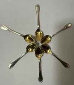 Six cuillères à café Christofle, métal argenté vermeil