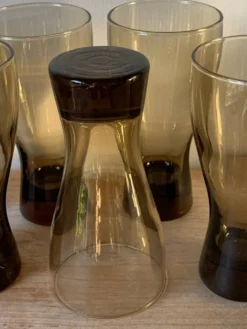 Six grands verres fumés soufflés 1970