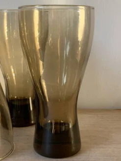 Six grands verres fumés soufflés 1970