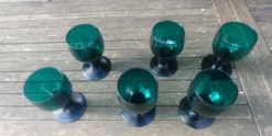 Six verres Roemer en cristal soufflé de couleurs verts au décor "pastilles"