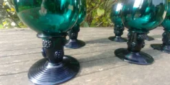 Six verres Roemer en cristal soufflé de couleurs verts au décor