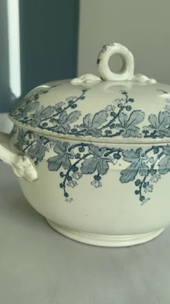 Soupiere terre de fer Lunéville Neva – faïence ancienne française déco