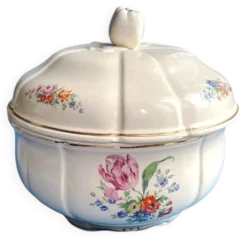 Soupière ancienne Badonviller – demi-porcelaine ivoire, fleurs et dorure