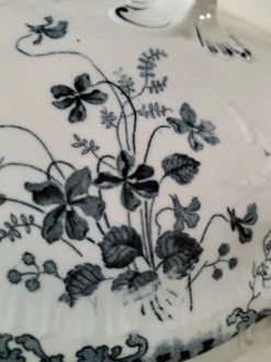 Soupière ancienne Creil & Montereau – vendue par E. Bourgeois