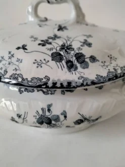 Soupière ancienne Creil & Montereau – vendue par E. Bourgeois