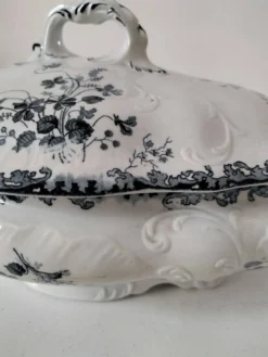 Soupière ancienne Creil & Montereau – vendue par E. Bourgeois
