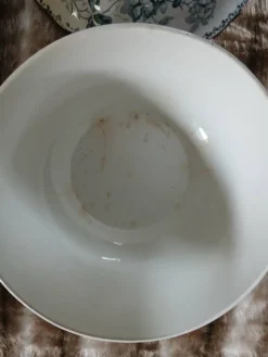Soupière ancienne en Terre de fer