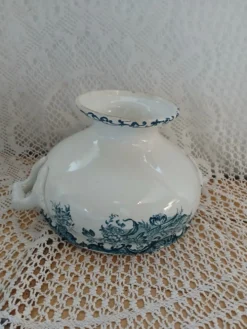 Soupière ancienne en Terre de fer