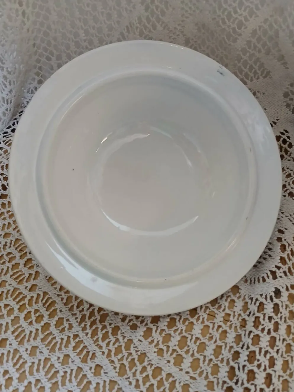 Soupière ancienne en Terre de fer