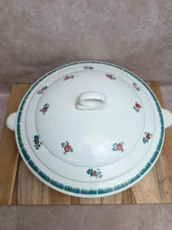 Soupière ancienne en terre de fer L’Amandinoise