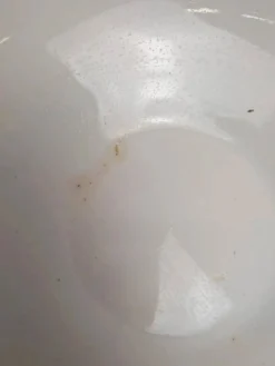 Soupière ancienne en terre de fer L’Amandinoise