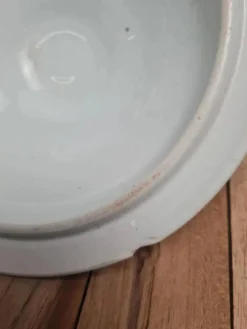 Soupière ancienne Gien en terre de fer décor chardons bleu moucheté