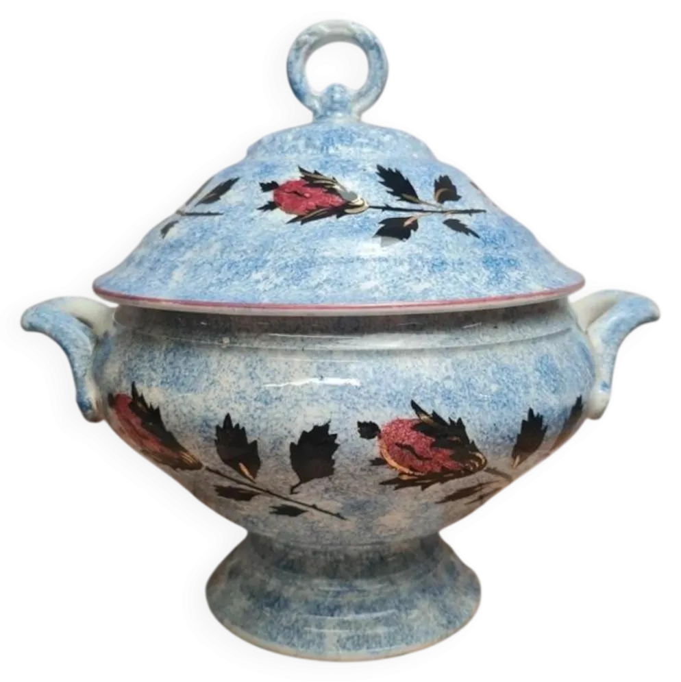 Soupière ancienne Gien en terre de fer décor chardons bleu moucheté