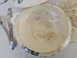 Soupière ancienne Gien Iris Terre de Fer