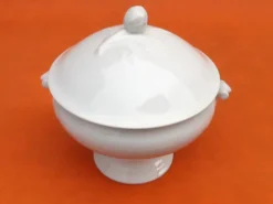 Soupière ancienne Porcelaine blanche à décor de feuilles de chêne