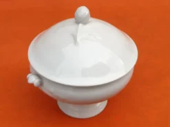 Soupière ancienne Porcelaine blanche à décor de feuilles de chêne