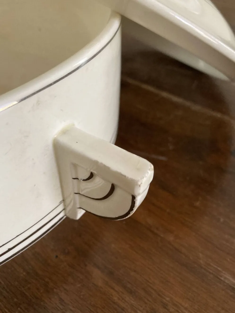 Soupière Art déco - blanc crème