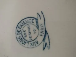 Soupière Aux Lions de Faïence – Roses trémières bleu-gris 1890-1920