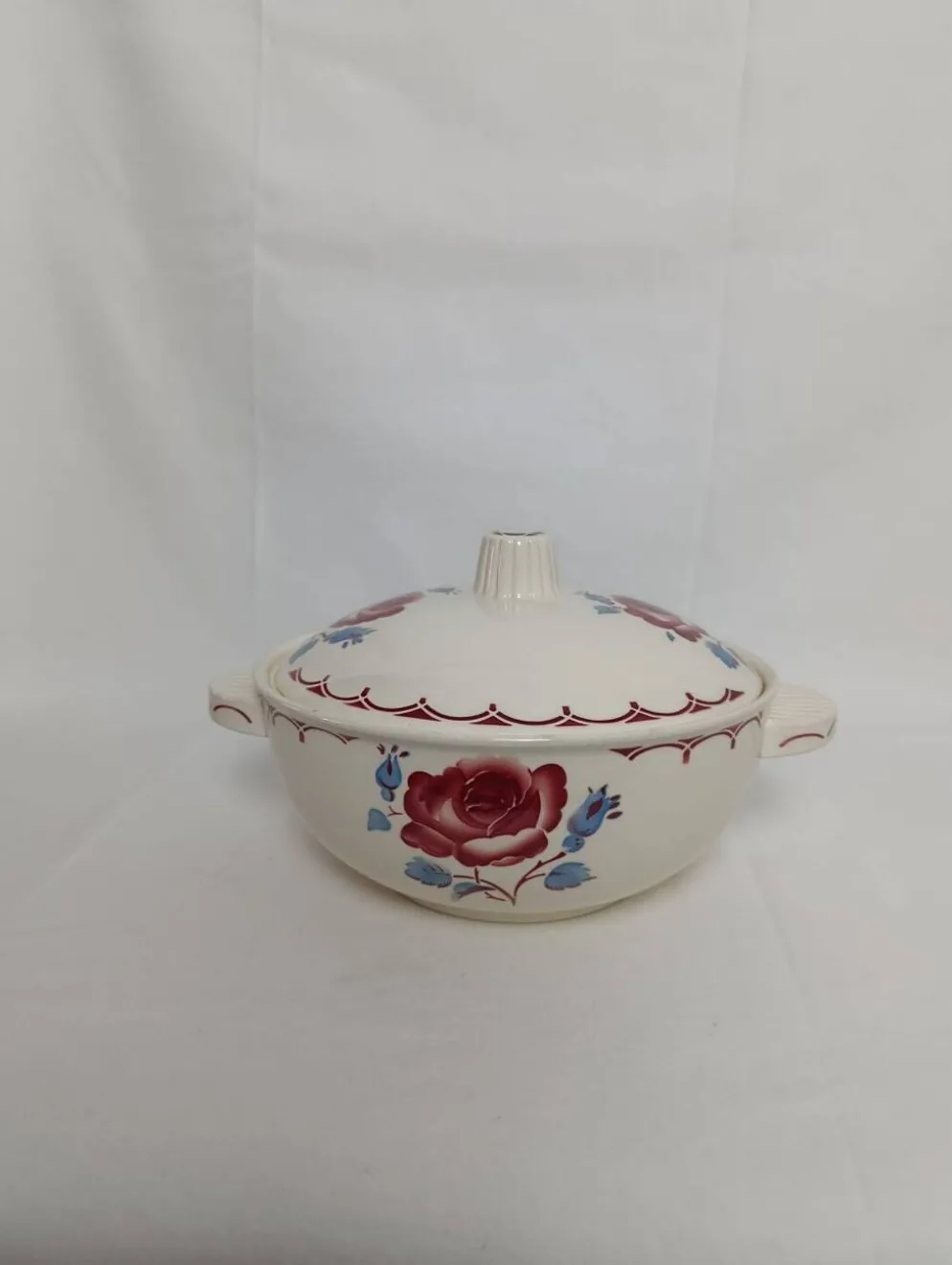 Soupière badonviller a la rose en demi-porcelaine