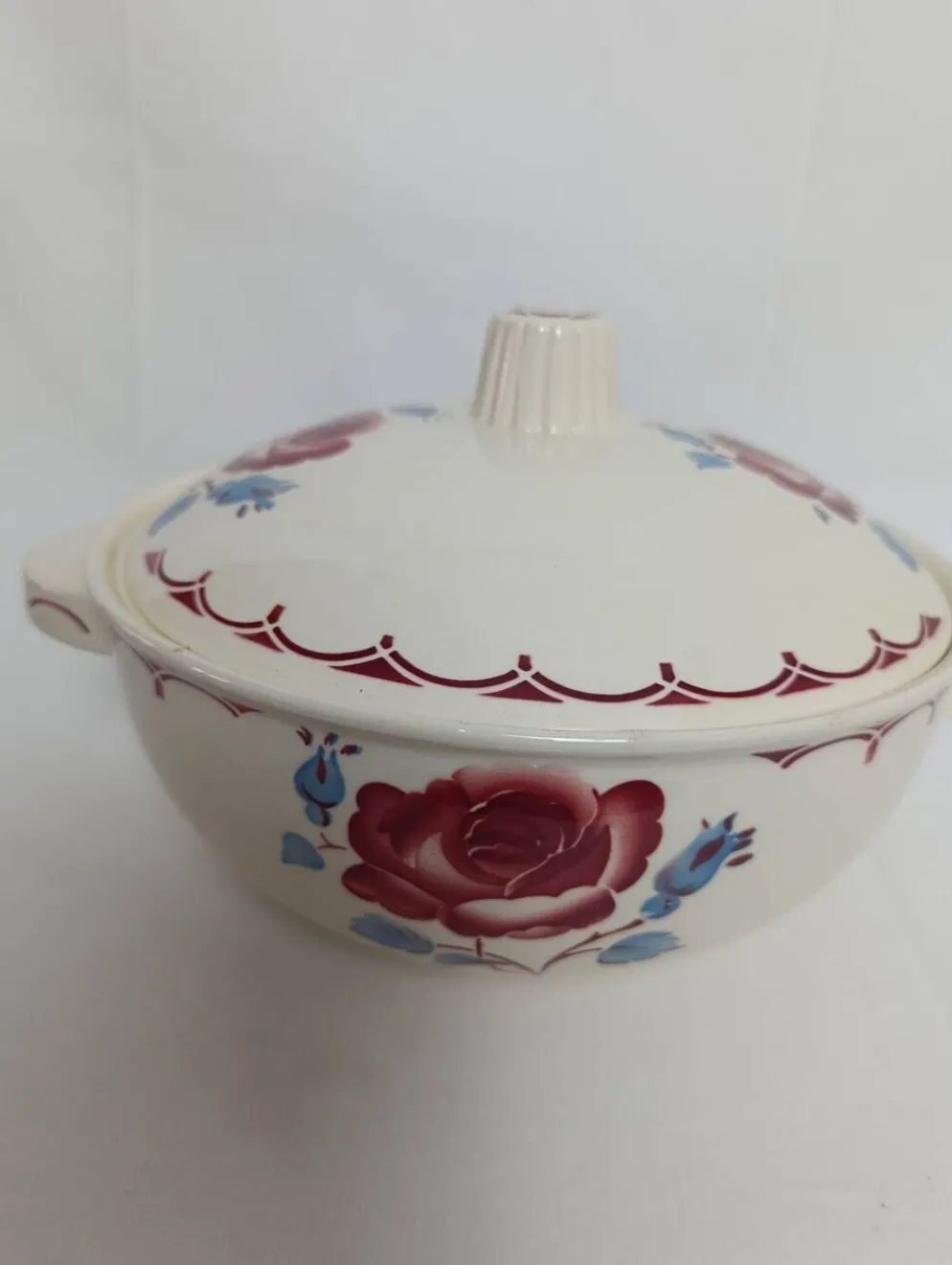 Soupière badonviller a la rose en demi-porcelaine
