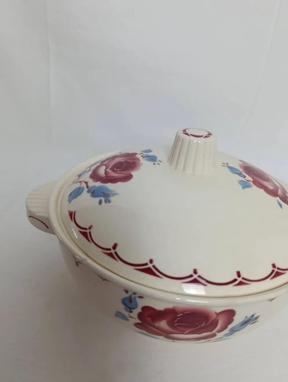 Soupière badonviller a la rose en demi-porcelaine