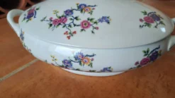 Soupière de la manufacture Michelaud Frères (M. Frères), située à Limo