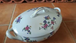 Soupière de la manufacture Michelaud Frères (M. Frères), située à Limo