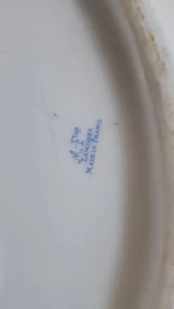 Soupière de la manufacture Michelaud Frères (M. Frères), située à Limo