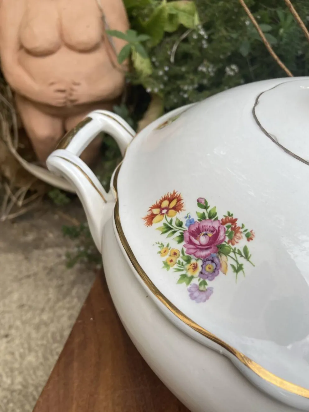 Soupière Digoin Sarreguemines motif romantique