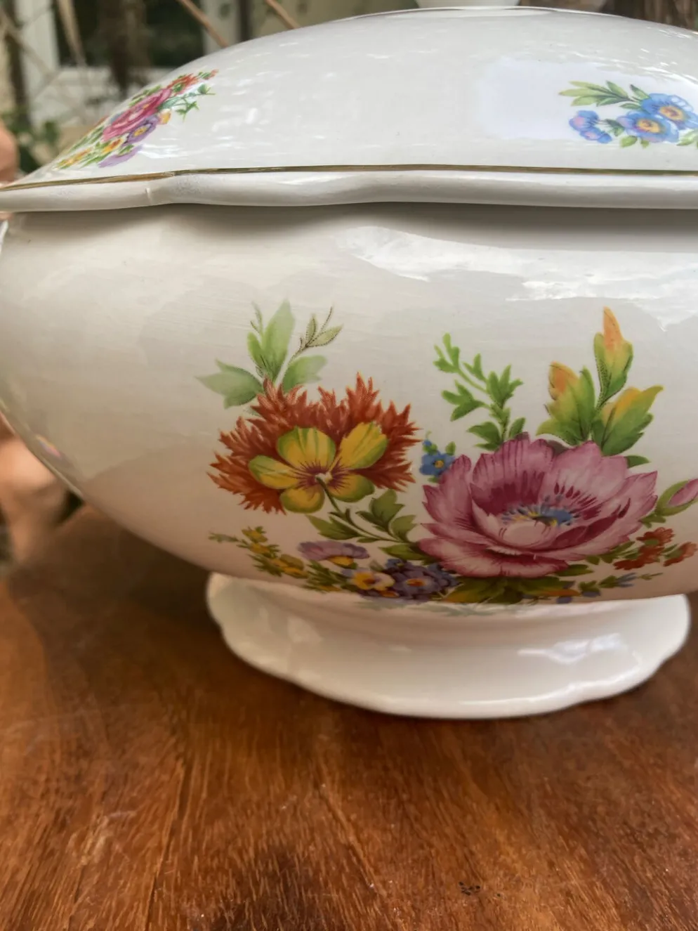 Soupière Digoin Sarreguemines motif romantique