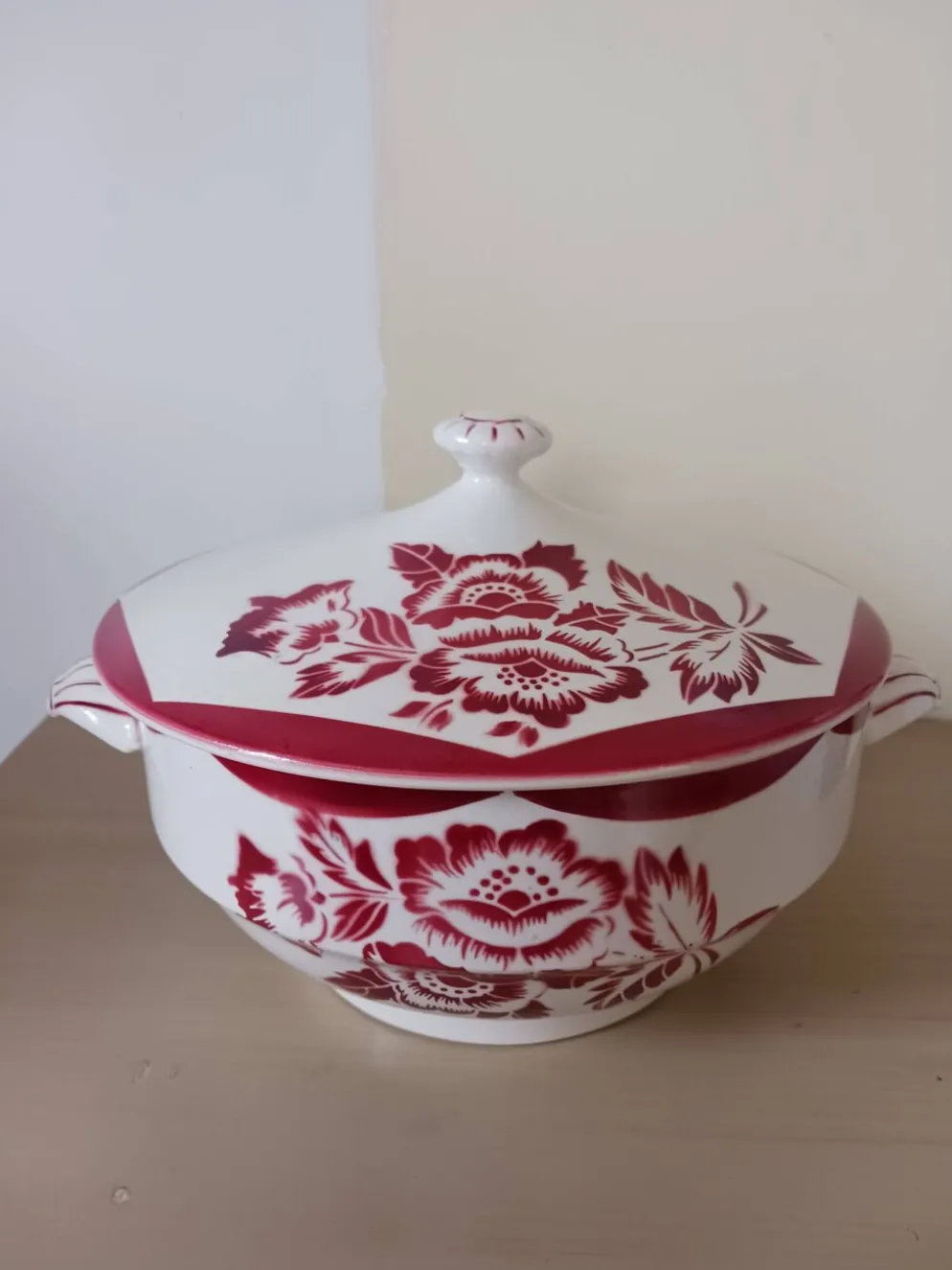 Soupière Digoin Sarreguemines, modèle Bourgogne .
