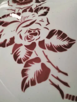 Soupière Digoin Sarreguemines modèle Atlantic, décor roses rouge profond
