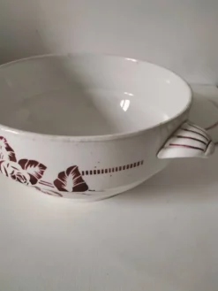 Soupière Digoin Sarreguemines modèle Atlantic, décor roses rouge profond