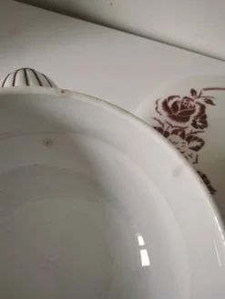 Soupière Digoin Sarreguemines modèle Atlantic, décor roses rouge profond
