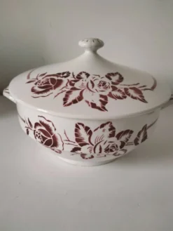 Soupière Digoin Sarreguemines modèle Atlantic, décor roses rouge profond