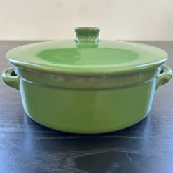 Soupière en céramique verte