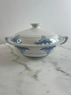 Soupière en faïence Creil et Montereau motif Labrador