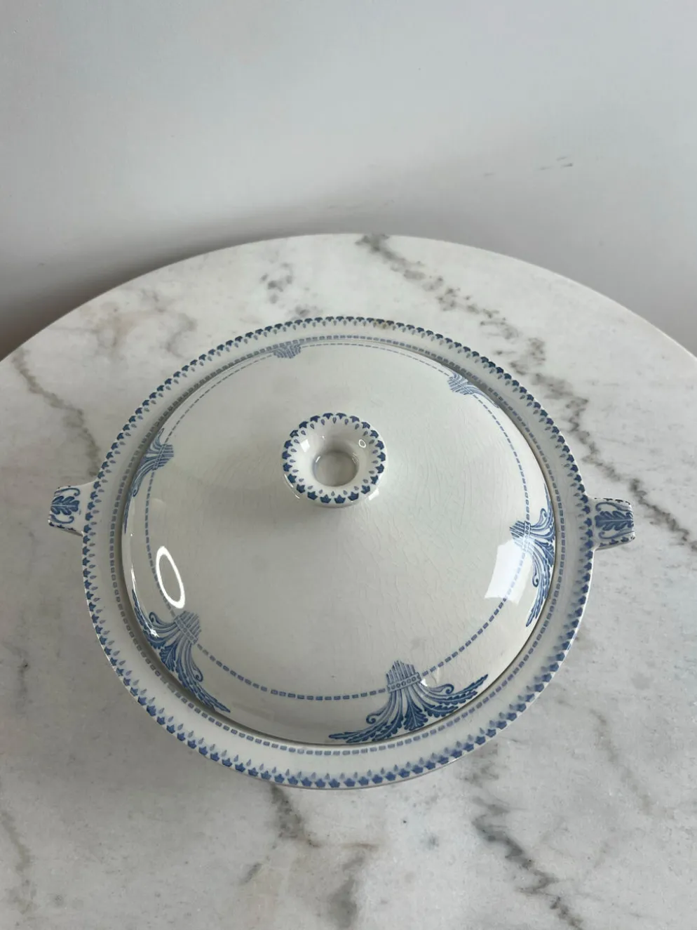Soupière en faïence Creil et Montereau motif Labrador
