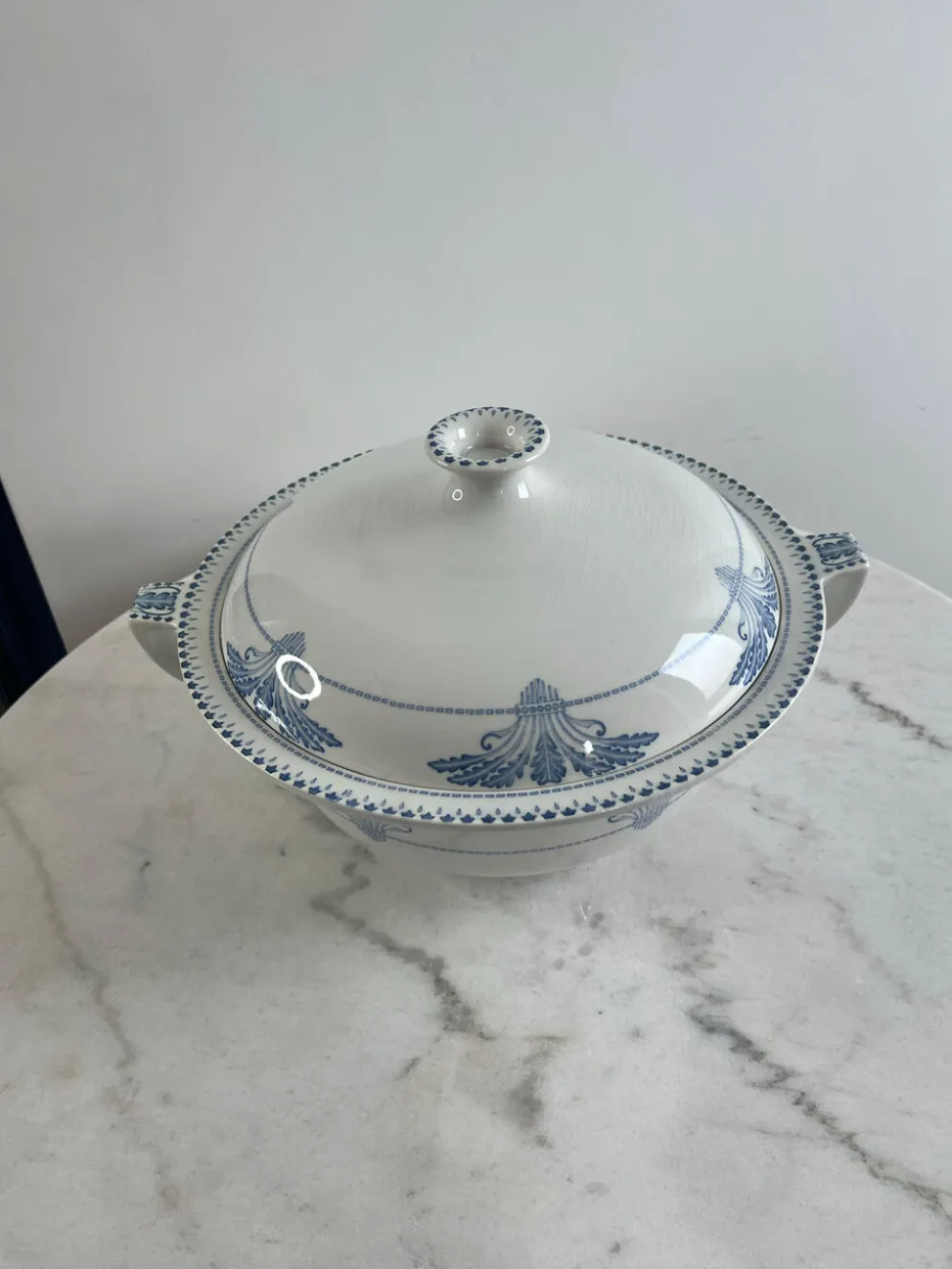 Soupière en faïence Creil et Montereau motif Labrador