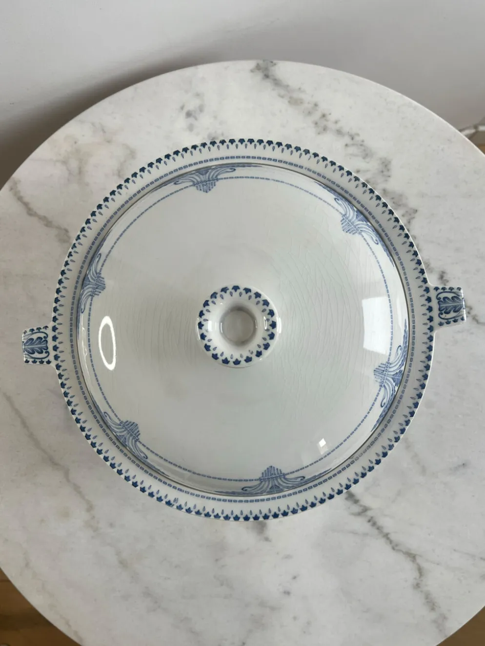 Soupière en faïence Creil et Montereau motif Labrador