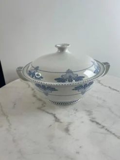 Soupière en faïence Creil et Montereau motif Labrador