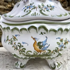 Soupière en faïence décorée main, Faïencerie Lallier