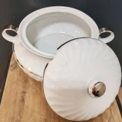 Soupière en porcelaine
