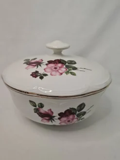 Soupière en porcelaine de Gien