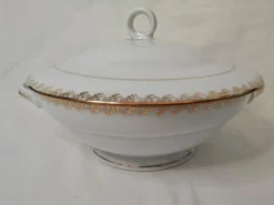 Soupière en porcelaine de Limoges