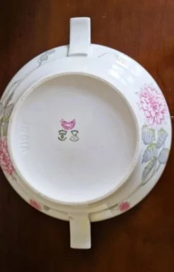 Soupière en porcelaine Haviland blanche avec motifs Dalhia
